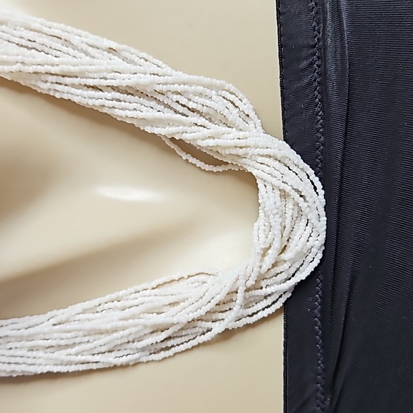 WHITE MULTI-STRAND BOHO BEADED NECKLACE - Picture 2 of 8
